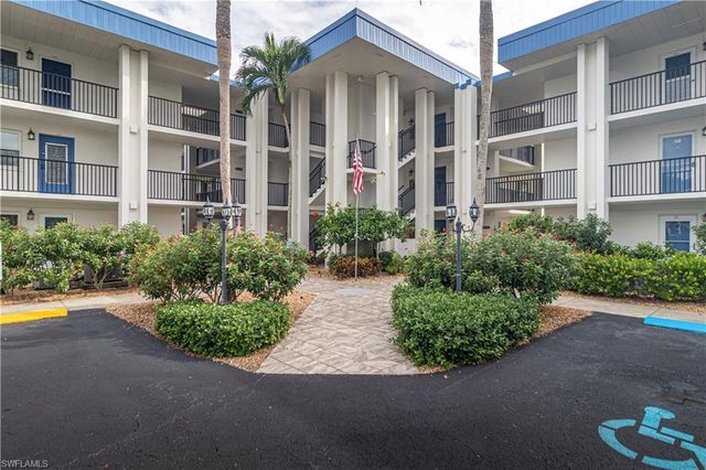 1828 Pine Valley DR 309, Fort Myers, FL 33907