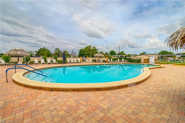 1828 Pine Valley DR 309, Fort Myers, FL 33907