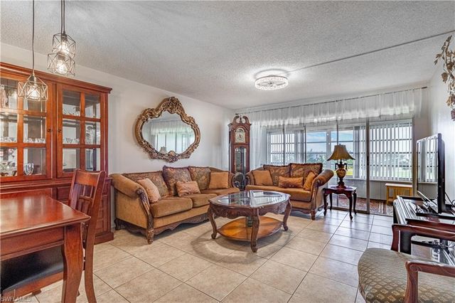 1828 Pine Valley DR 309, Fort Myers, FL 33907