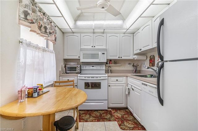 1828 Pine Valley DR 309, Fort Myers, FL 33907