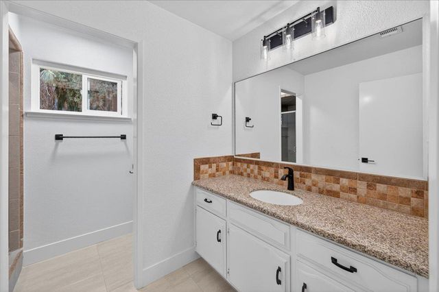 3255 W Fremont, Fresno, CA 93711