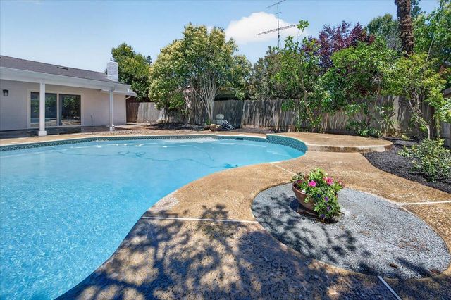 3255 W Fremont, Fresno, CA 93711