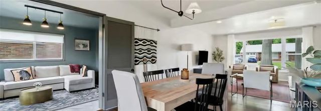 1015 Chartres Avenue, University City, MO 63132