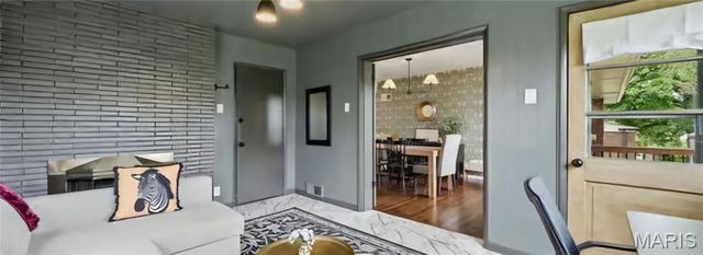 1015 Chartres Avenue, University City, MO 63132