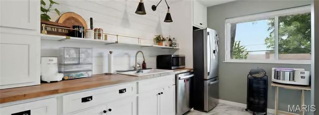 1015 Chartres Avenue, University City, MO 63132