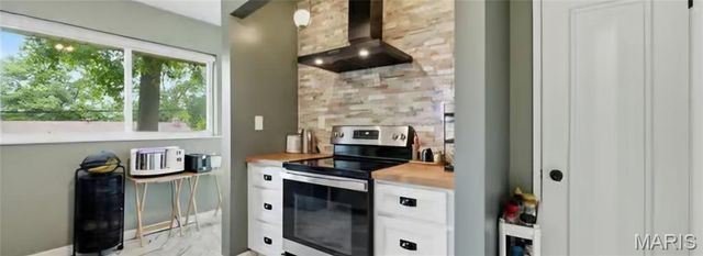 1015 Chartres Avenue, University City, MO 63132