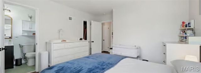 1015 Chartres Avenue, University City, MO 63132