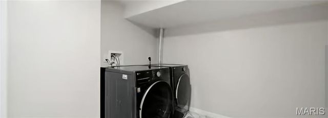 1015 Chartres Avenue, University City, MO 63132