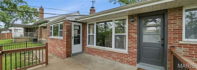1015 Chartres Avenue, University City, MO 63132