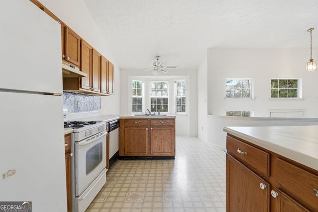 71 King Arthur Court, Dallas, GA 30157