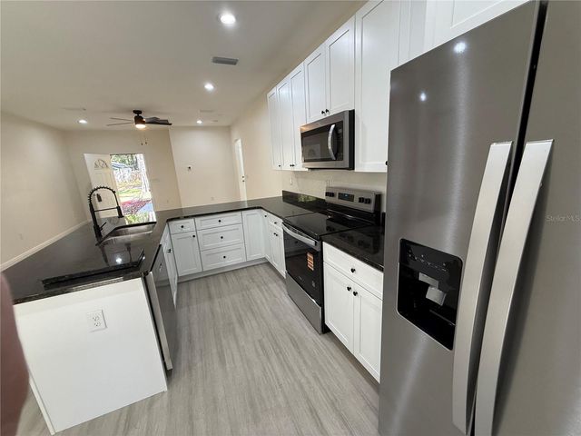 1311 NE 3RD AVENUE, Gainesville, FL 32641