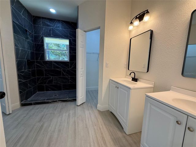 1311 NE 3RD AVENUE, Gainesville, FL 32641