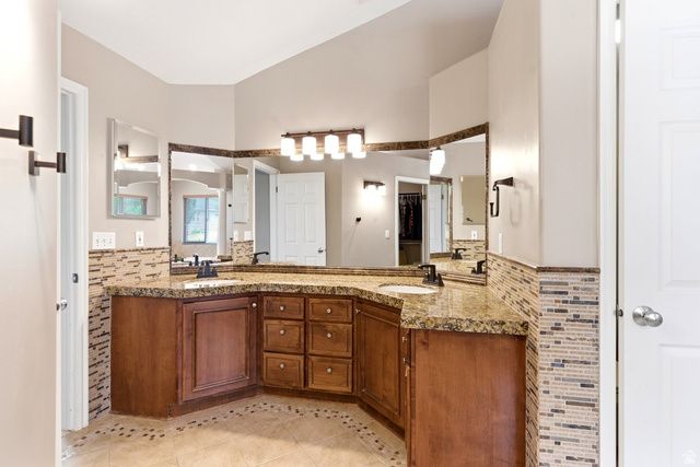 1602 HARVEY RD, Fruit Heights, UT 84037