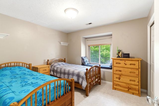 1602 HARVEY RD, Fruit Heights, UT 84037