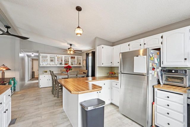 412 Oak Lodge Road, Waterford, WI 53185