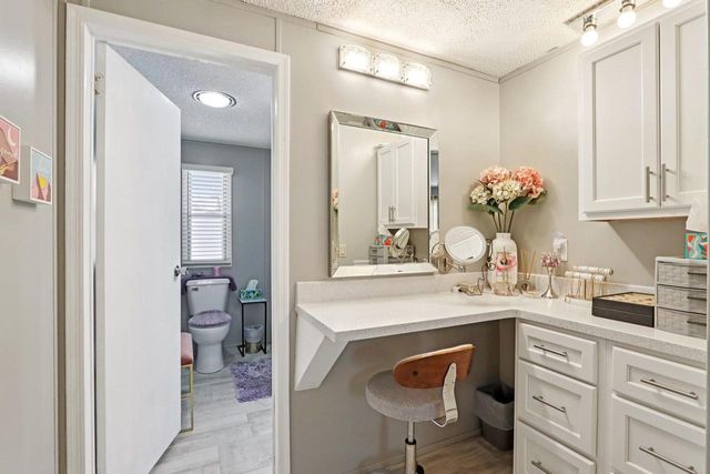 412 Oak Lodge Road, Waterford, WI 53185