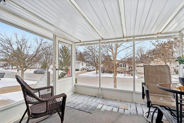 412 Oak Lodge Road, Waterford, WI 53185