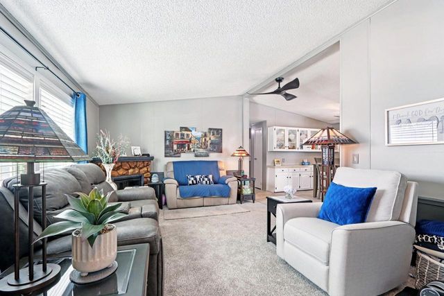 412 Oak Lodge Road, Waterford, WI 53185