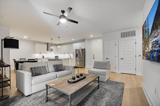 3101 Govalle Ave 207, Austin, TX 78702