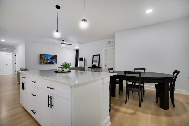 3101 Govalle Ave 207, Austin, TX 78702