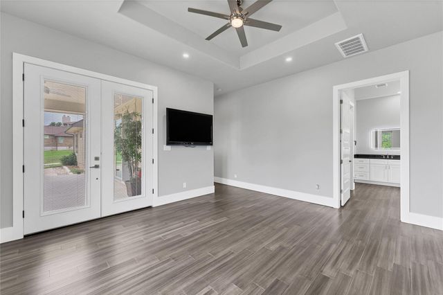 145 Pavilion DR, Cedar Creek, TX 78612