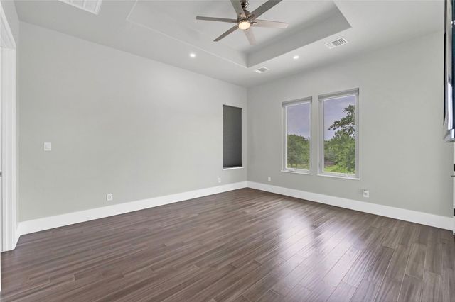 145 Pavilion DR, Cedar Creek, TX 78612