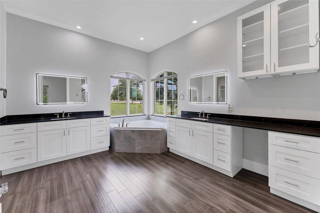 145 Pavilion DR, Cedar Creek, TX 78612