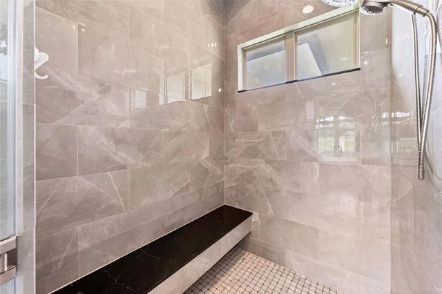 145 Pavilion DR, Cedar Creek, TX 78612