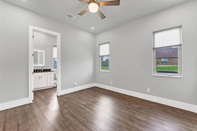 145 Pavilion DR, Cedar Creek, TX 78612