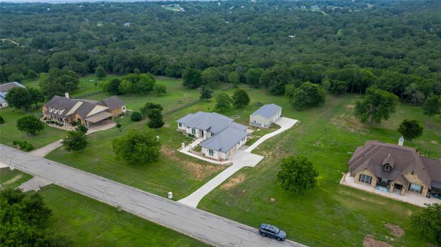 145 Pavilion DR, Cedar Creek, TX 78612