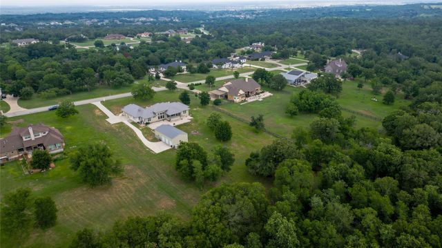 145 Pavilion DR, Cedar Creek, TX 78612