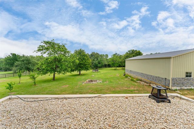 145 Pavilion DR, Cedar Creek, TX 78612