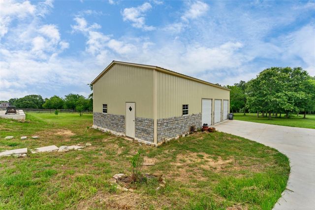 145 Pavilion DR, Cedar Creek, TX 78612