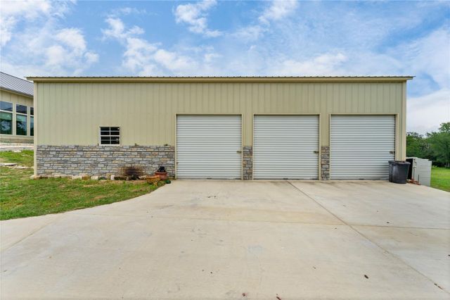 145 Pavilion DR, Cedar Creek, TX 78612