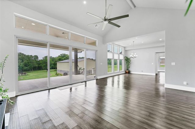 145 Pavilion DR, Cedar Creek, TX 78612
