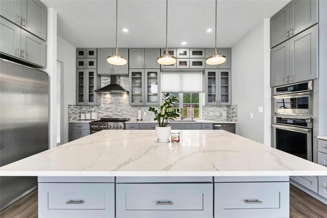 145 Pavilion DR, Cedar Creek, TX 78612