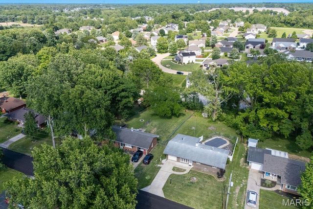 5105 Staten Drive, Godfrey, IL 62035