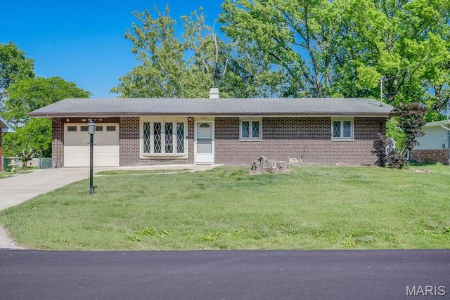 5105 Staten Drive, Godfrey, IL 62035