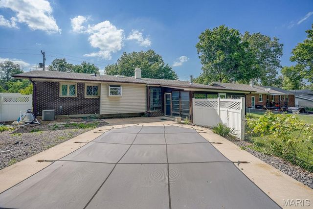 5105 Staten Drive, Godfrey, IL 62035