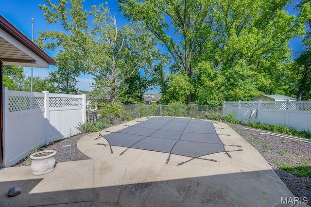 5105 Staten Drive, Godfrey, IL 62035