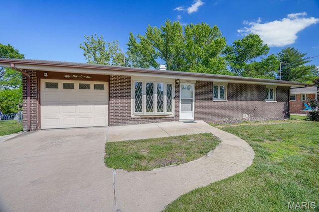 5105 Staten Drive, Godfrey, IL 62035