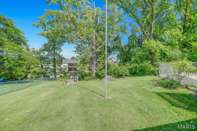 5105 Staten Drive, Godfrey, IL 62035