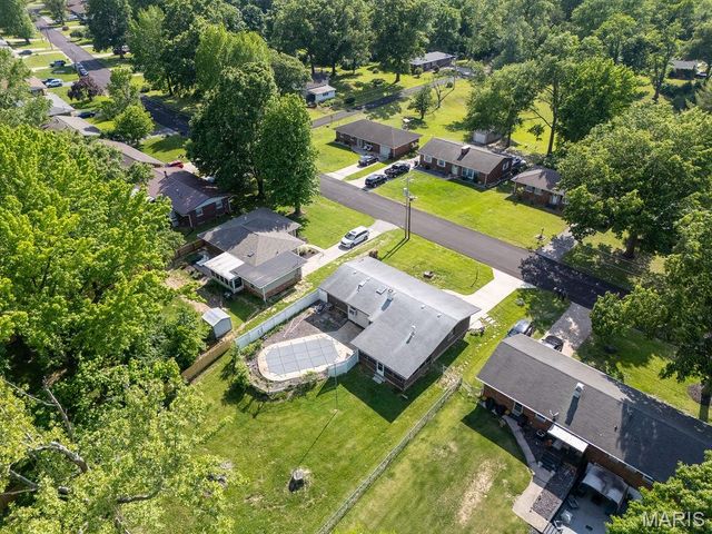 5105 Staten Drive, Godfrey, IL 62035