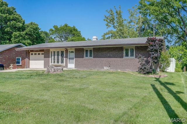 5105 Staten Drive, Godfrey, IL 62035