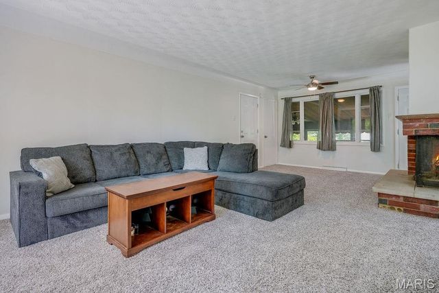 5105 Staten Drive, Godfrey, IL 62035