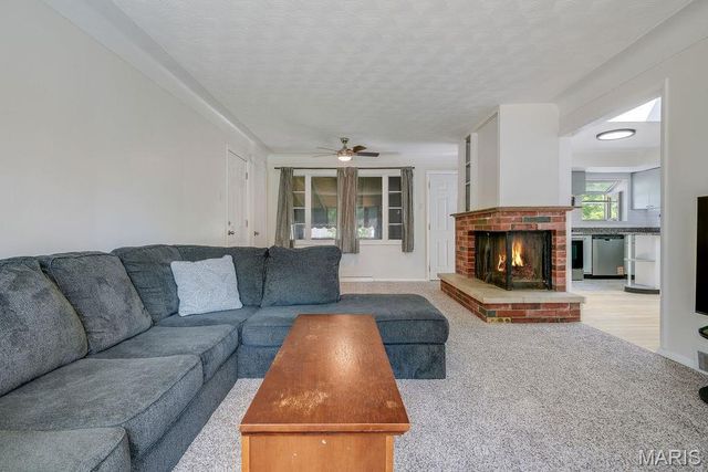 5105 Staten Drive, Godfrey, IL 62035