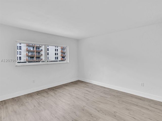 3626 NE 168th St 202, North Miami Beach, FL 33160