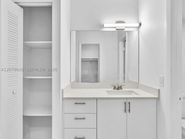 3626 NE 168th St 202, North Miami Beach, FL 33160
