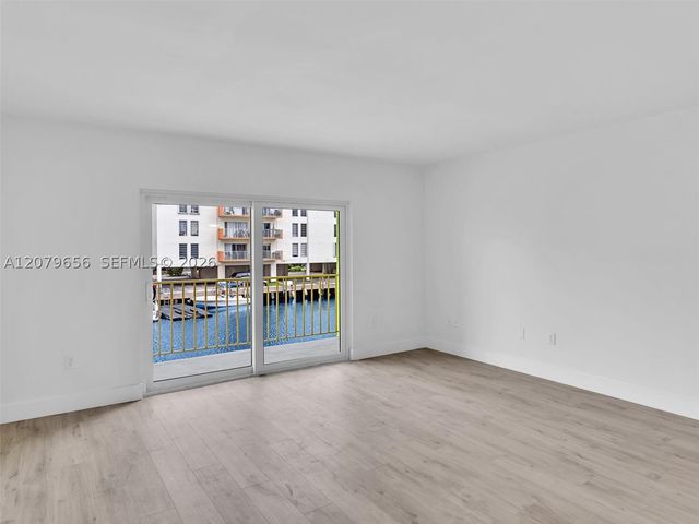 3626 NE 168th St 202, North Miami Beach, FL 33160