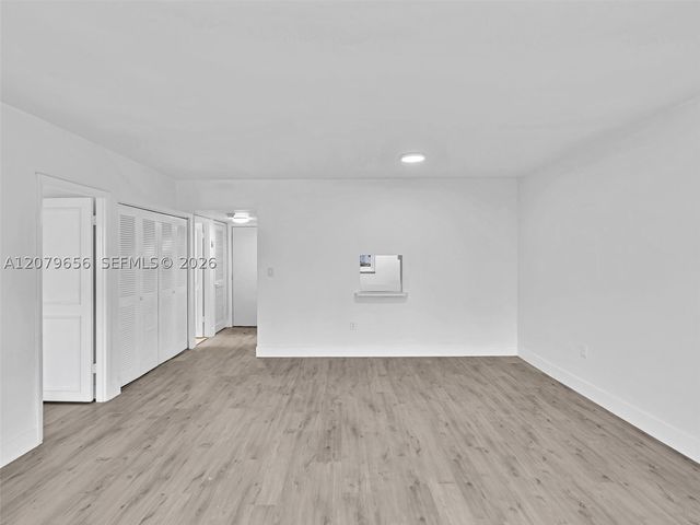 3626 NE 168th St 202, North Miami Beach, FL 33160
